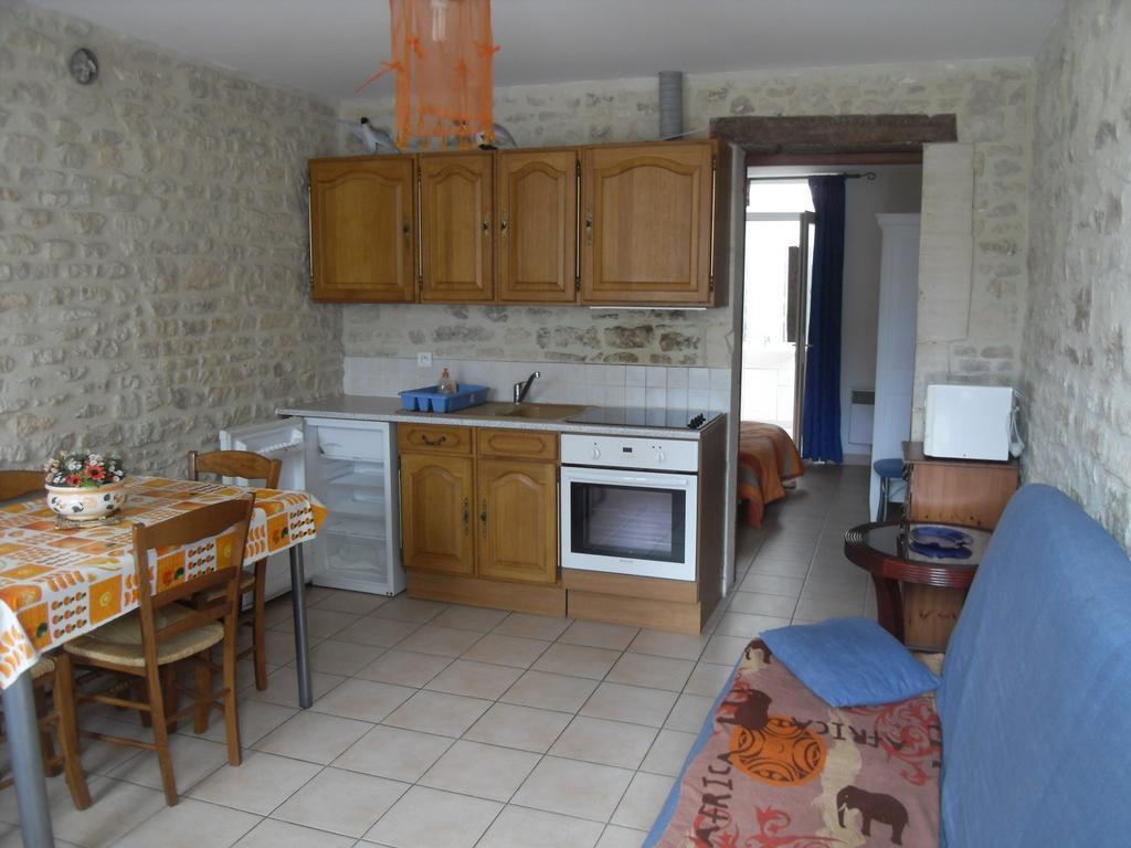 Maison En Pierre Apartment ปอร์-อ็อง-เบสแซ็ง-อุปแป็ง ห้อง รูปภาพ